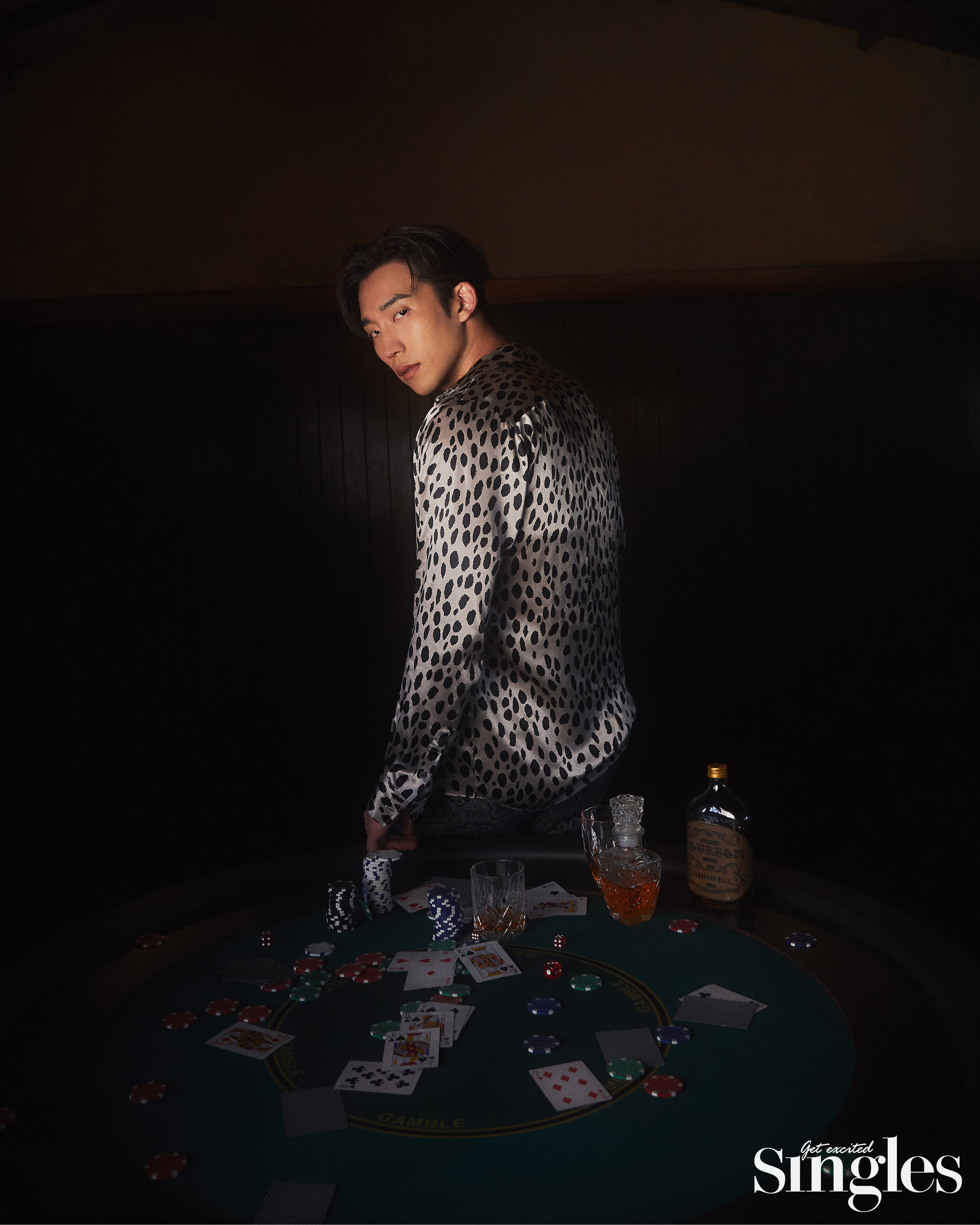 이상이가 르메테크를 착용하고 촬영한 싱글즈 화보